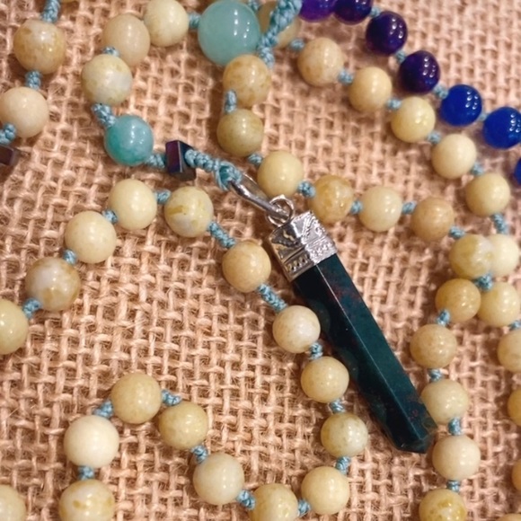 Yellow Jade and bloodstone charm Necklace - Picture 4 of 7